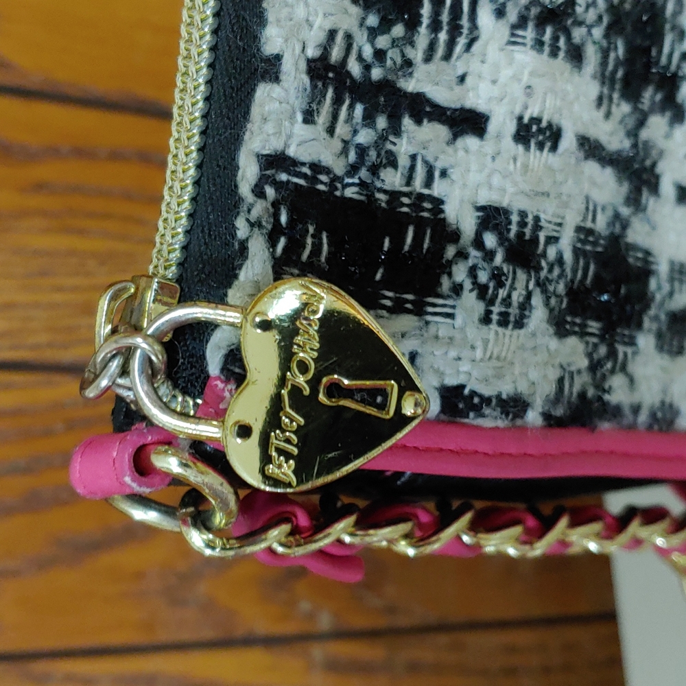 Betsey Johnson Dreamworks Trolls 2 in 1 Crossbody Bag - Picture 7 of 17